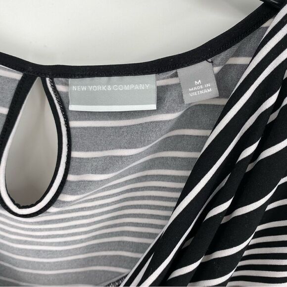 New York & Company Women’s Draped Neck Striped Sleeveless Blouse size M - Picture 2 of 3